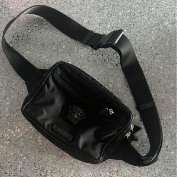 Versace
Medusa plaque belt bag - Picture 3 of 3